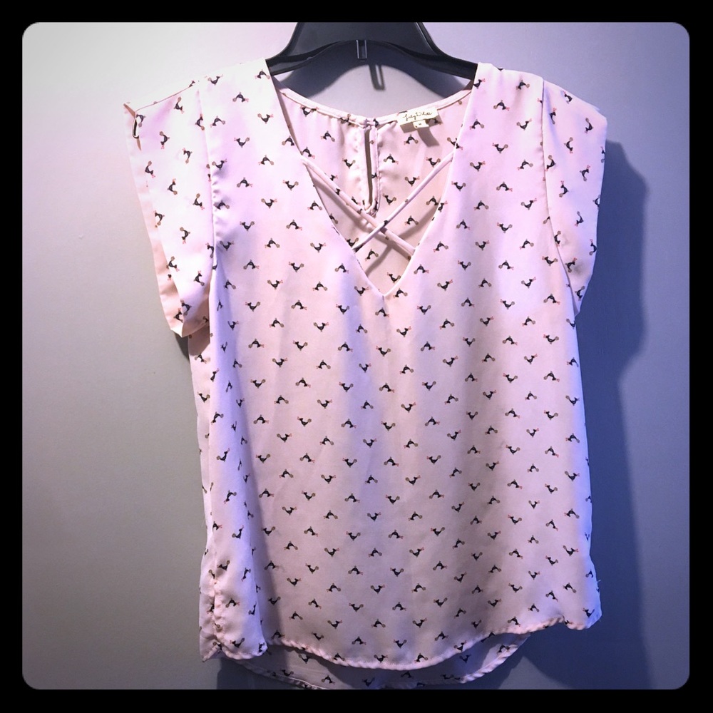 NWOT 💕 Short Sleeve Bird Design Blouse 💕